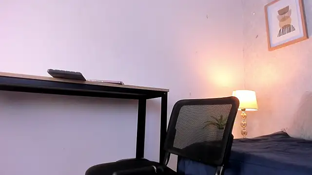 Caroline dh online show from 4, 4, 2026