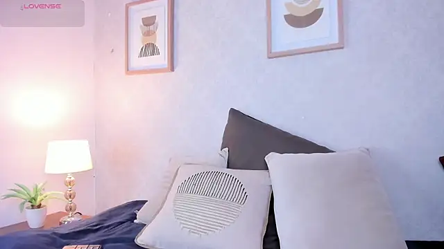 Caroline dh online show from 20, 12, 2025