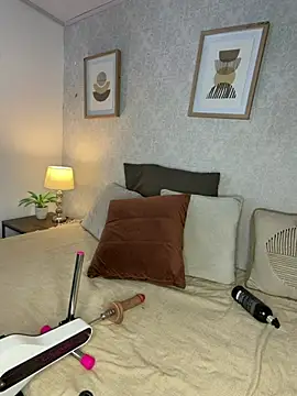 Caroline dh online show from 25, 5, 2026