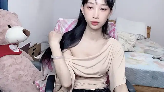 Lili-2 online show from 12, 10, 2025