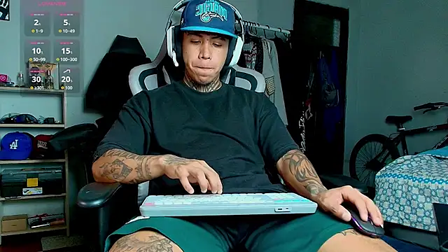 Nickhot0609 online show from 9, 10, 2025