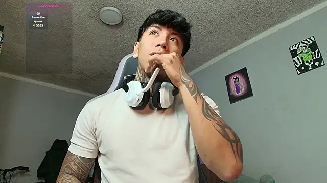 Nickhot0609 online show from 16, 10, 2025