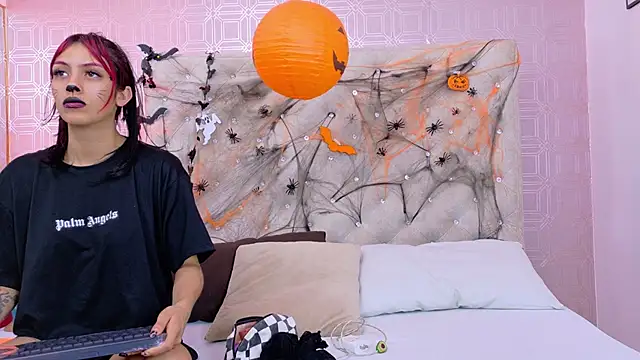 Derieri D online show from 30, 10, 2025