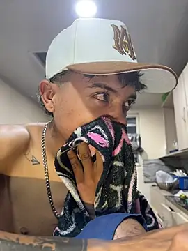 Edward Milleer online show from 26, 12, 2024