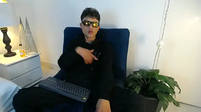 Edward Milleer online show from 21, 12, 2024