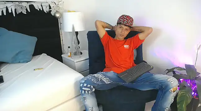 Edward Milleer online show from 23, 12, 2024