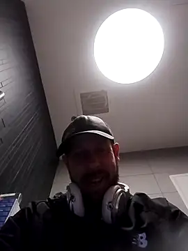 axelongshaft69 online show from 1, 4, 2026