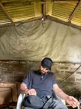 Jestebanano online show from 7, 11, 2025