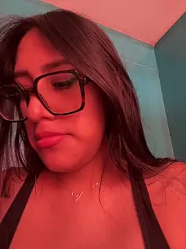 AleFantasy0001 online show from 3, 2, 2026