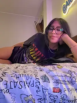 AleFantasy0001 online show from 8, 4, 2026