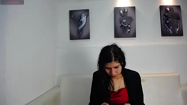 Melodi Roux online show from 6, 4, 2026