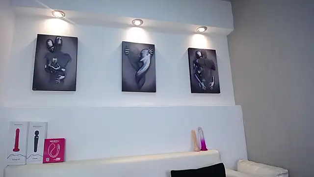 Melodi Roux online show from 4, 2, 2026