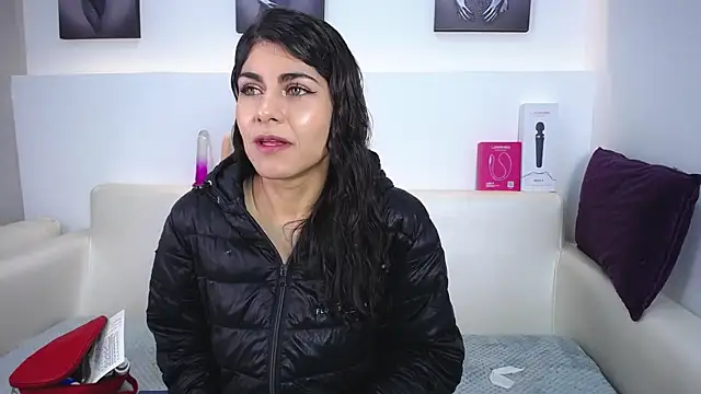 Melodi Roux online show from 15, 10, 2025