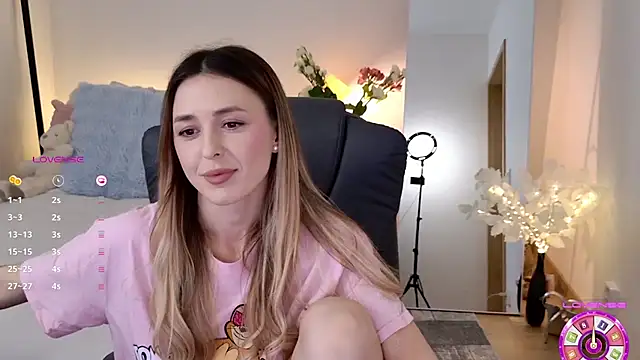 Sophie Enzo online show from 18, 3, 2025