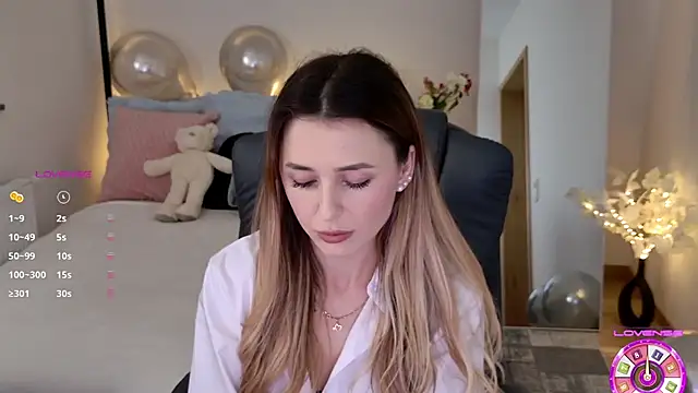 Sophie Enzo online show from 20, 3, 2025