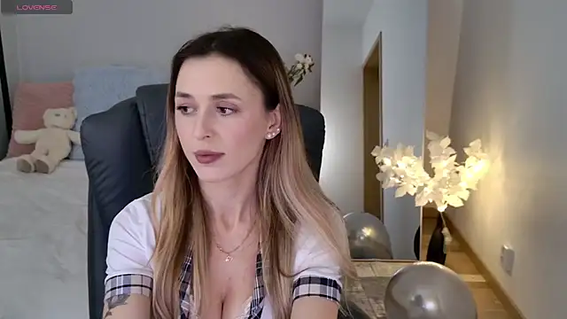 Sophie Enzo online show from 22, 3, 2025