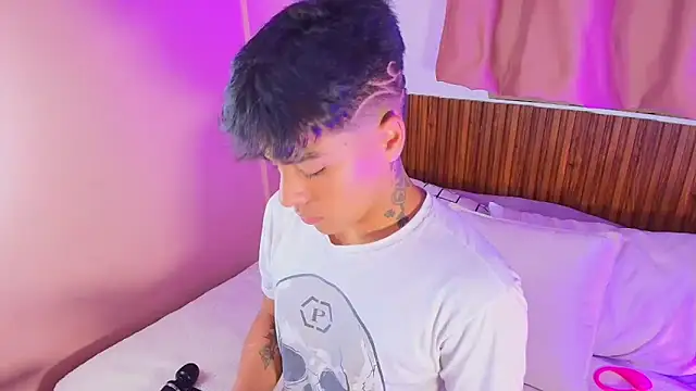 kiing azahell online show from 21, 3, 2026