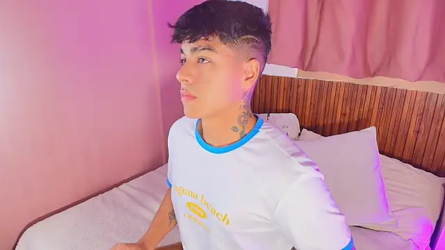 kiing azahell online show from 11, 3, 2026