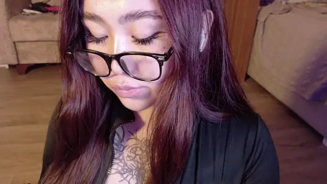 Yuriko May online show from 9, 9, 2025