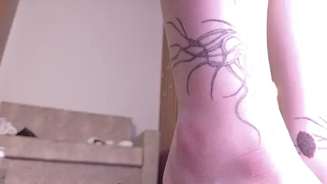 Yuriko May online show from 25, 9, 2025