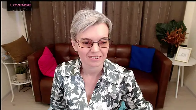 Cutie Erikaa1 online show from 9, 3, 2025