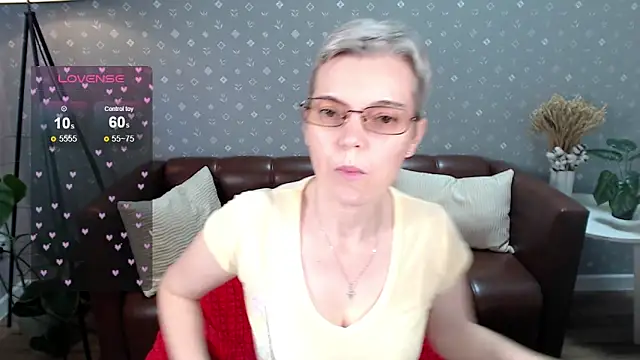 Cutie Erikaa1 online show from 12, 9, 2025