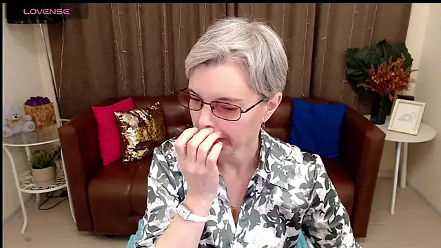 Cutie Erikaa1 online show from 9, 3, 2025