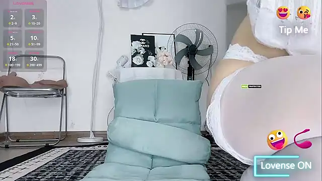 momo-5952 online show from 21, 10, 2025