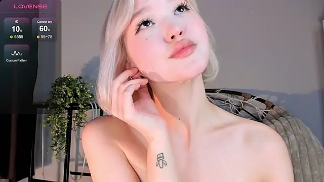 Snapshot of milli_sun_ chatting on 23, 3, 2025 milli sun online show from 23, 3, 2025