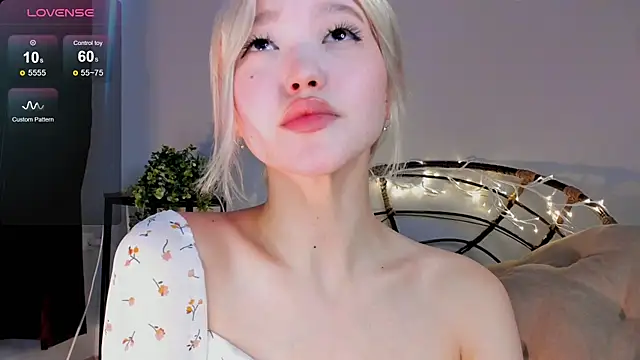 Snapshot of milli_sun_ chatting on 16, 3, 2025 milli sun online show from 16, 3, 2025