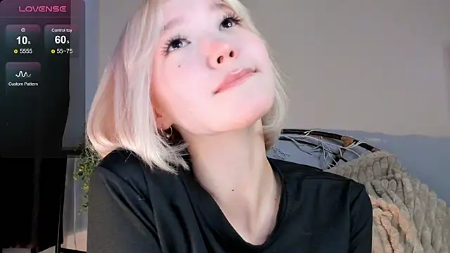 Snapshot of milli_sun_ chatting on 22, 3, 2025 milli sun online show from 22, 3, 2025