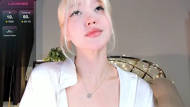 Snapshot of milli_sun_ chatting on 6, 3, 2025 milli sun online show from 6, 3, 2025