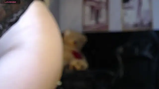 Snapshot of Kitty_fox_b chatting on 21, 3, 2025 Kitty fox b online show from 21, 3, 2025