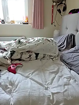 Snapshot of Tallulah-mae-xoxox chatting on 22, 11, 2025 Tallulah-mae-xoxox online show from 22, 11, 2025