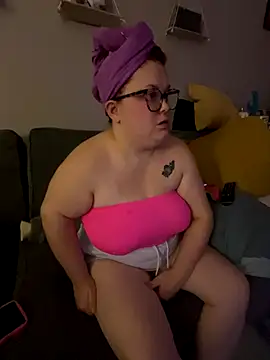 Snapshot of Tallulah-mae-xoxox chatting on 14, 9, 2025 Tallulah-mae-xoxox online show from 14, 9, 2025