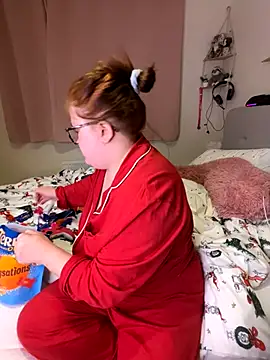 Snapshot of Tallulah-mae-xoxox chatting on 21, 11, 2025 Tallulah-mae-xoxox online show from 21, 11, 2025