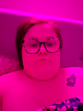 Snapshot of Tallulah-mae-xoxox chatting on 4, 11, 2025 Tallulah-mae-xoxox online show from 4, 11, 2025