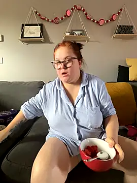 Snapshot of Tallulah-mae-xoxox chatting on 11, 9, 2025 Tallulah-mae-xoxox online show from 11, 9, 2025