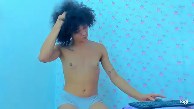 Snapshot of StassieBell chatting on 20, 11, 2025 StassieBell online show from 20, 11, 2025