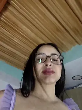 aleejhandraa online show from 9, 11, 2025