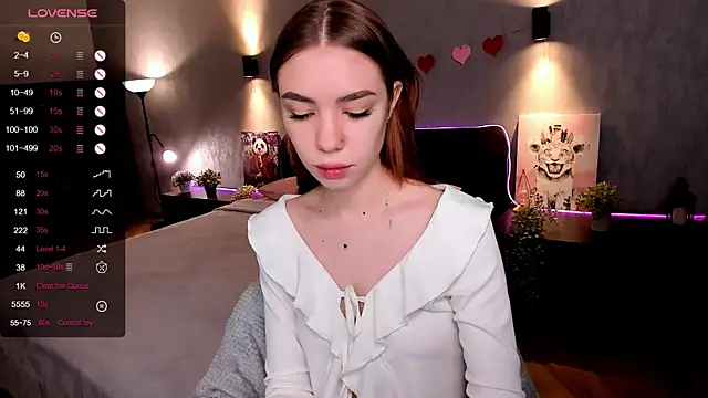 Snapshot of MilliBrown_ chatting on 12, 9, 2025 MilliBrown online show from 12, 9, 2025