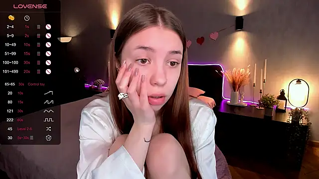 Snapshot of MilliBrown_ chatting on 22, 11, 2025 MilliBrown online show from 22, 11, 2025