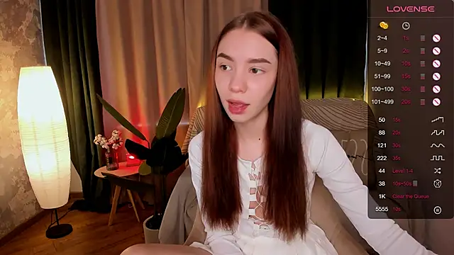 Snapshot of MilliBrown_ chatting on 8, 3, 2025 MilliBrown online show from 8, 3, 2025