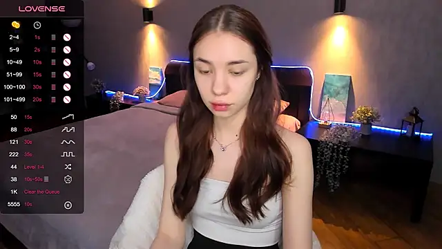 Snapshot of MilliBrown_ chatting on 11, 3, 2025 MilliBrown online show from 11, 3, 2025