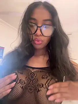 Snapshot of IamCrystal2 chatting on 14, 6, 2026 IamCrystal2 online show from 14, 6, 2026