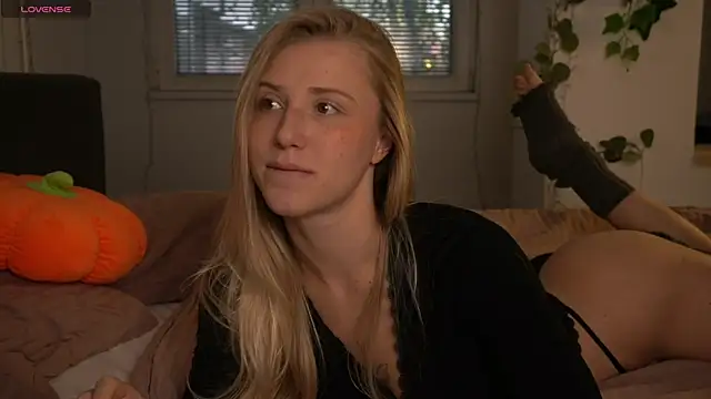 ArianaMur online show from 12, 4, 2026