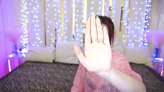 Roxy Rayy online show from 9, 3, 2025