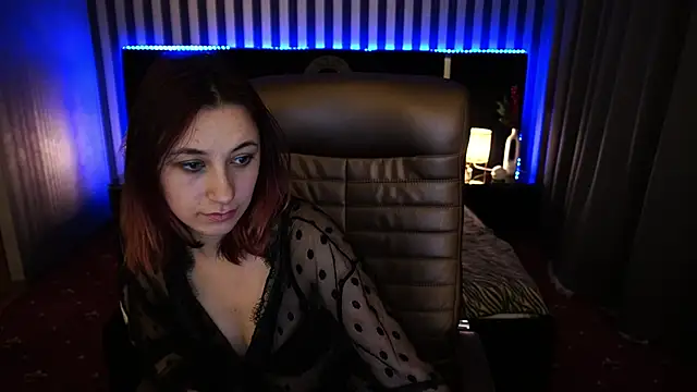 Roxy Rayy online show from 5, 3, 2025