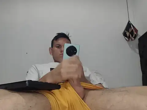 Snapshot of Latin_Boy24 chatting on 21, 10, 2025 Latin Boy24 online show from 21, 10, 2025