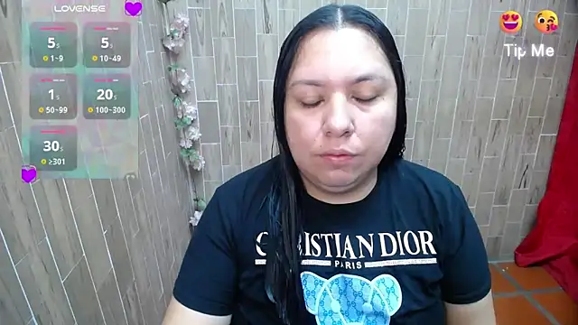 solyeria online show from 5, 3, 2026